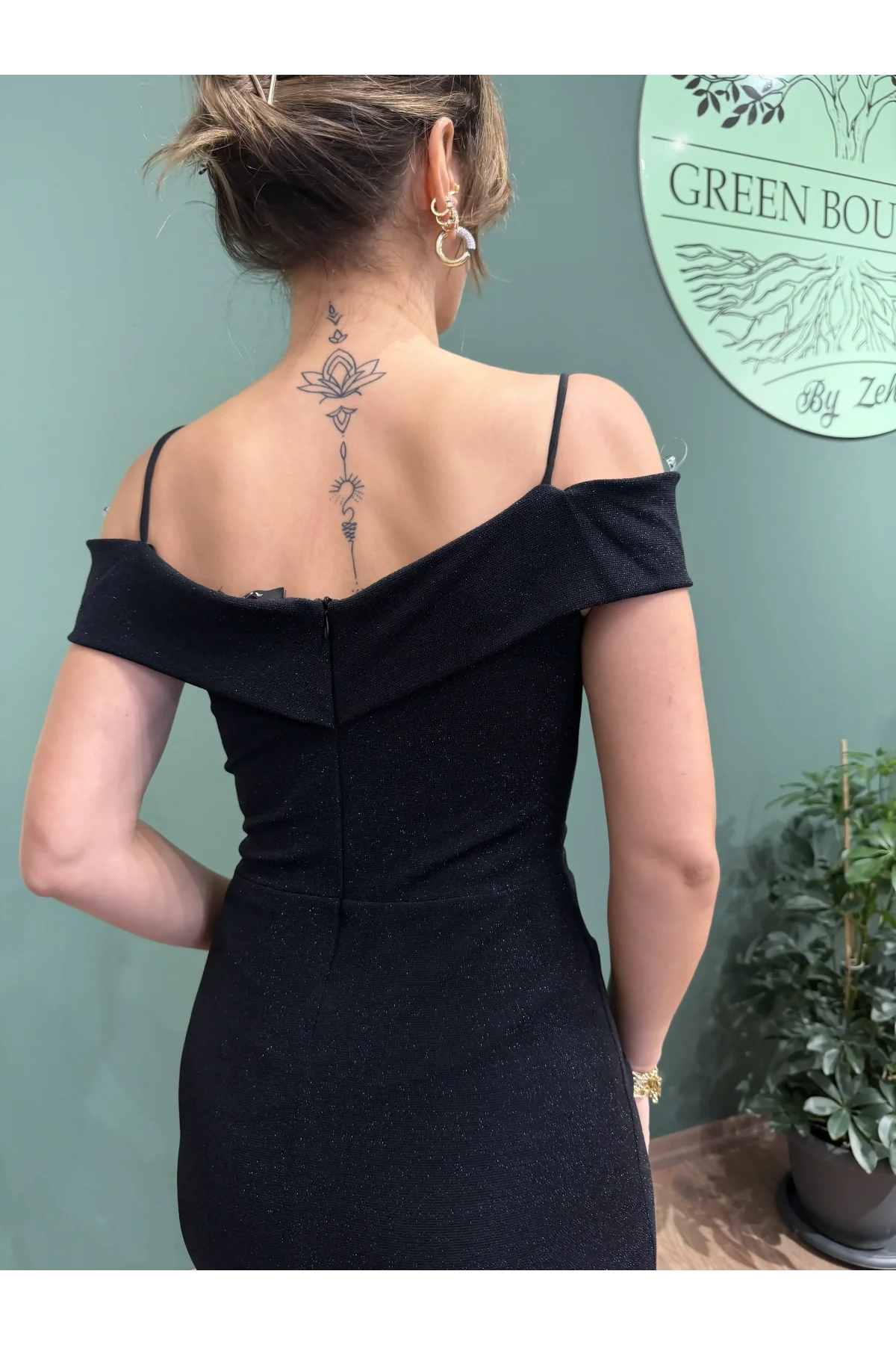 Yakası Taş Detaylı Askılı Straplez Elbise