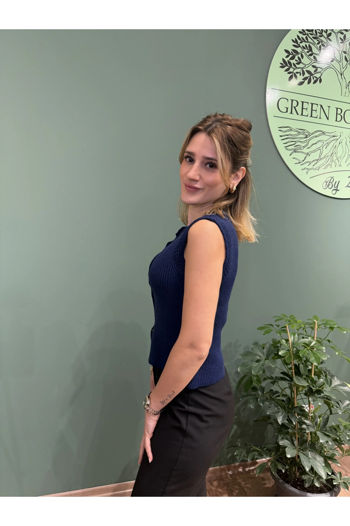 Gold Düğmeli Triko Yelek Lacivert