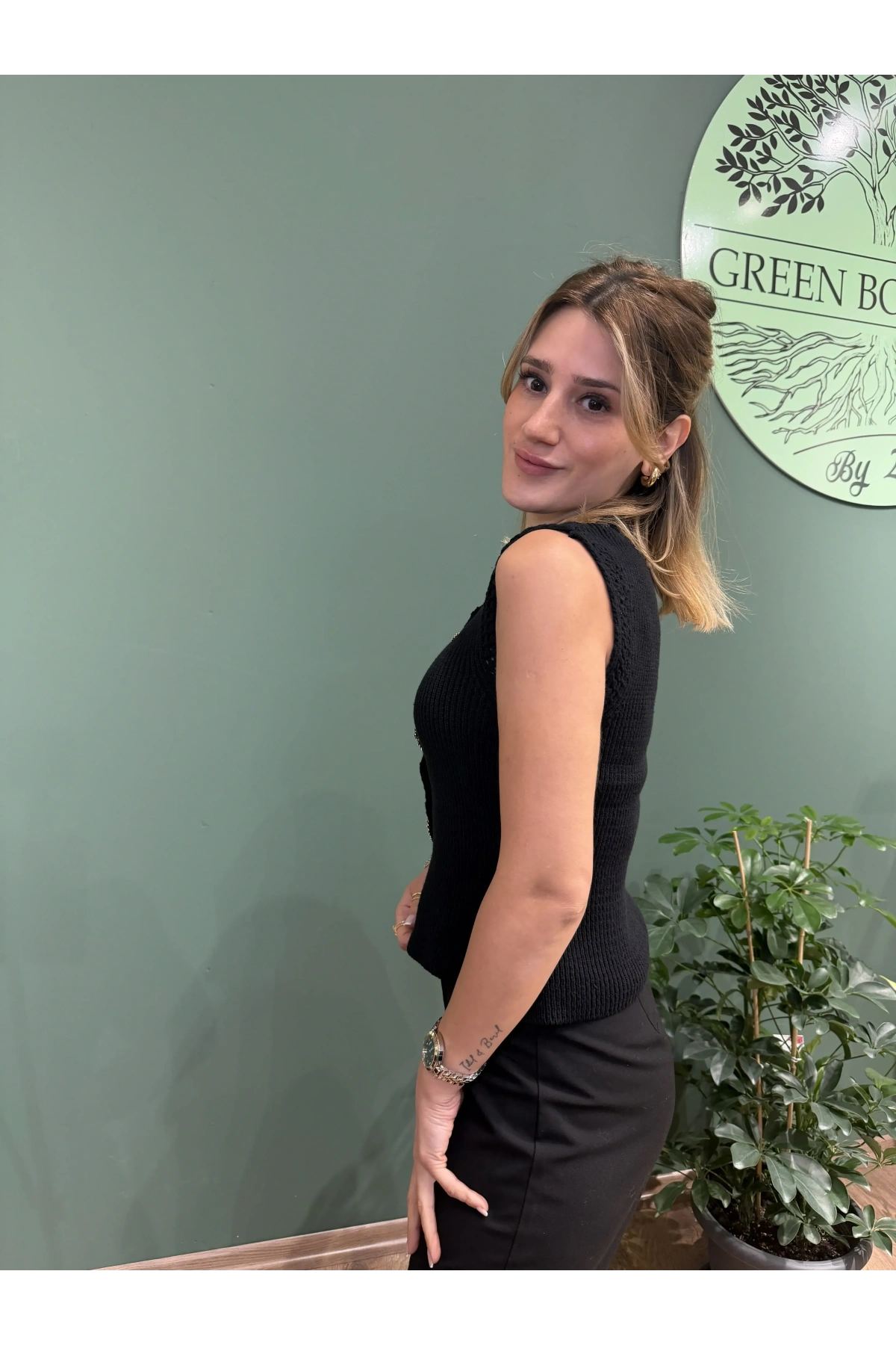 Gold Düğmeli Triko Yelek Siyah