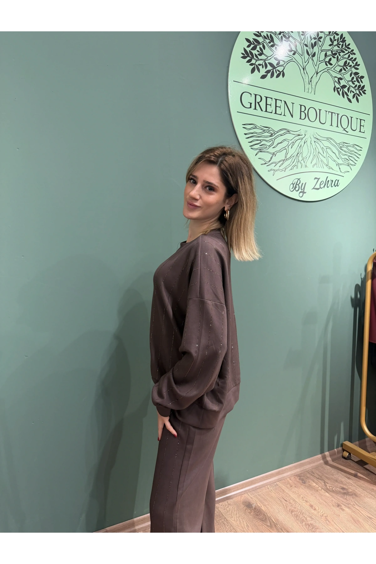 Pul Detaylı Kahverengi Eşofman Takım