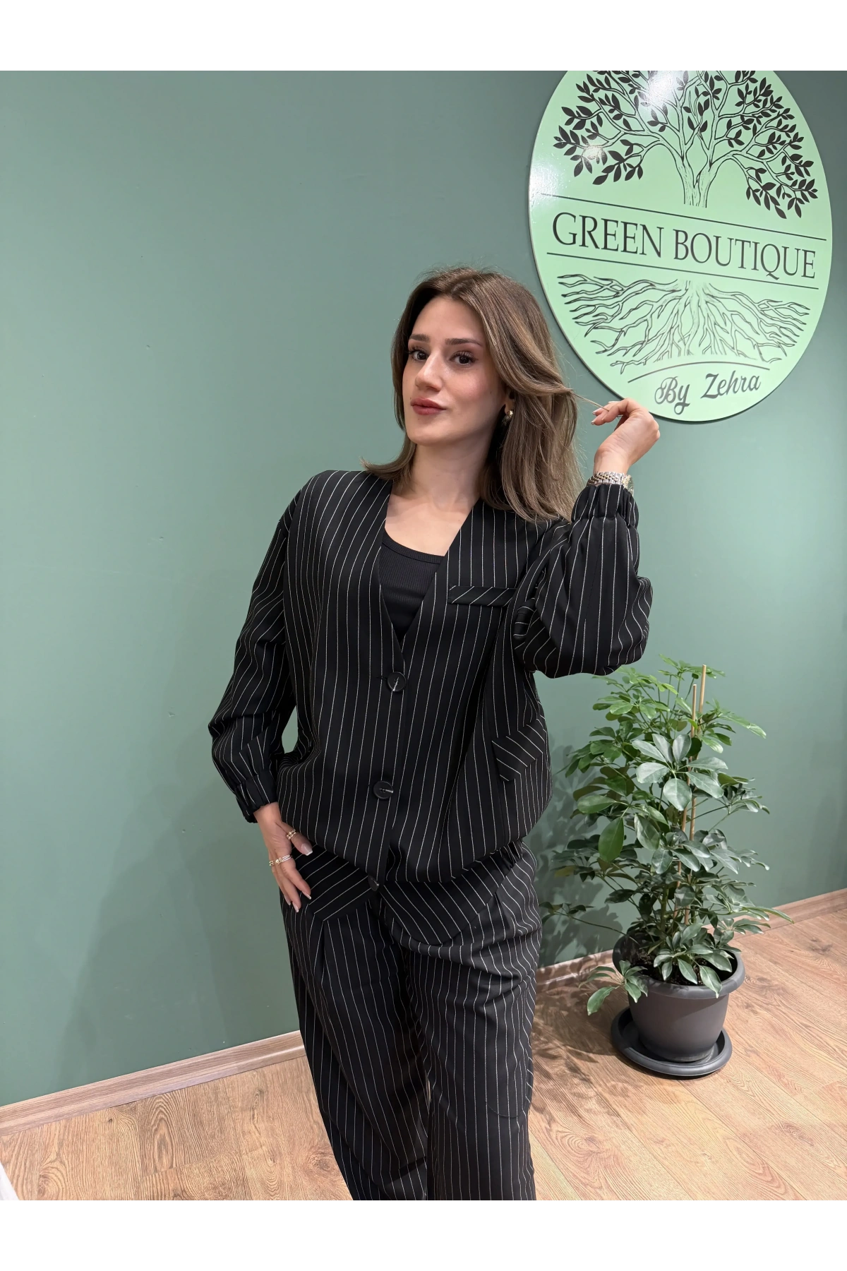 Siyah Beyaz Çizgili Ceket Pantolon Takım