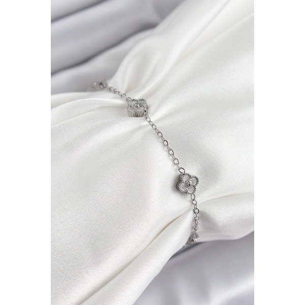 316L Çelik Yonca Model Gümüş Renk Kadın Bileklik