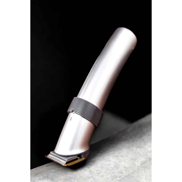 4 Taraklı Profesyonel Şarjlı Saç ve Sakal Kesme Tıraş Makinesi Seti