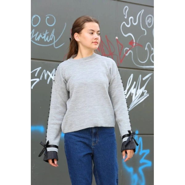 Boncuklu bile detaylı kazak gri