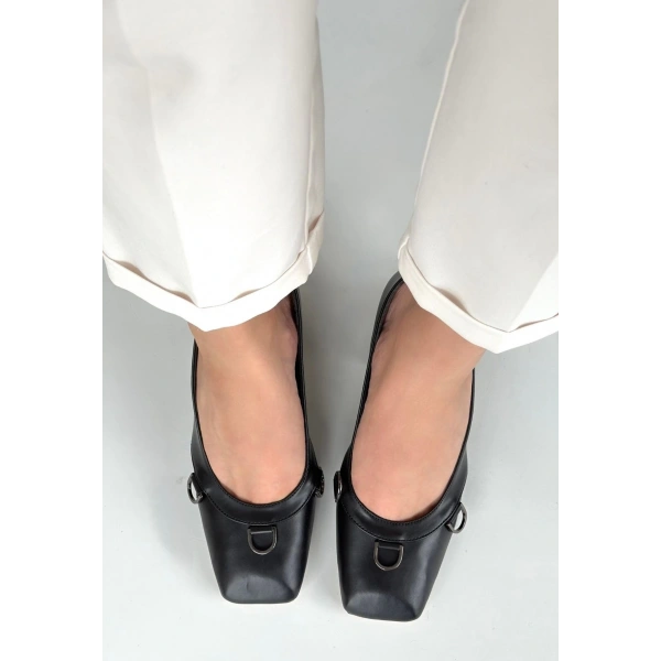 Cande Siyah Cilt Topuklu Ayakkabı