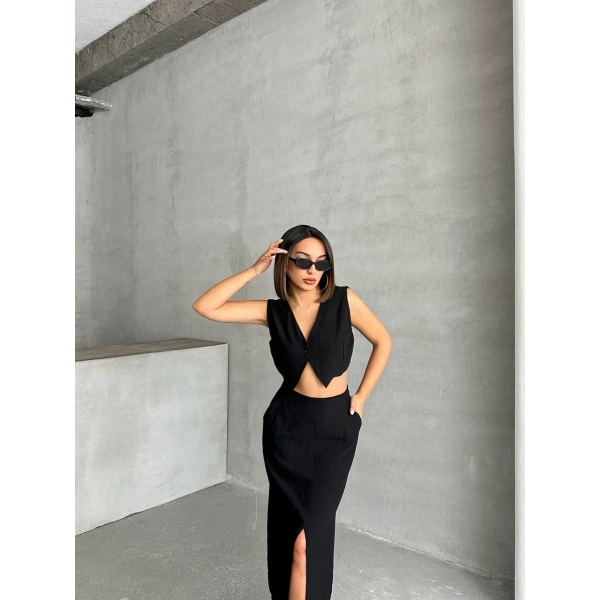 Çilek takım etek yelek