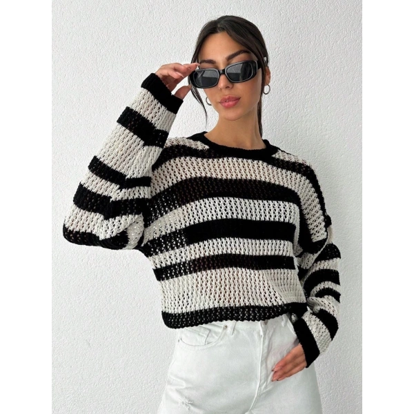 Çizgili bisiklet yaka triko kazak beyazsiyah