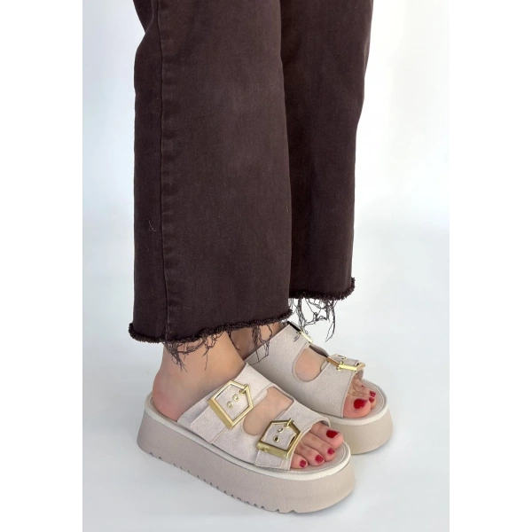 Coer Bej Süet Çift Tokalı Terlik