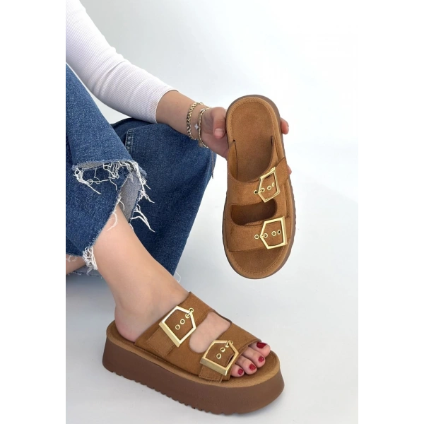 Coer Taba Süet Çift Tokalı Terlik