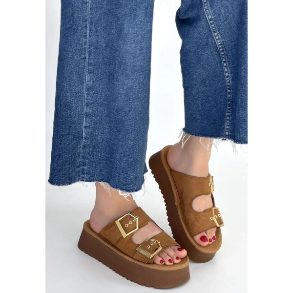 Coer Taba Süet Çift Tokalı Terlik