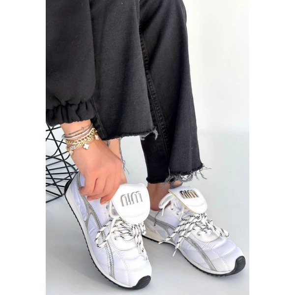 Dissa Beyaz Cilt Bağcıklı Paraşüt Detaylı Spor Ayakkabı