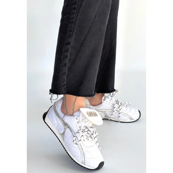 Dissa Beyaz Cilt Bağcıklı Paraşüt Detaylı Spor Ayakkabı