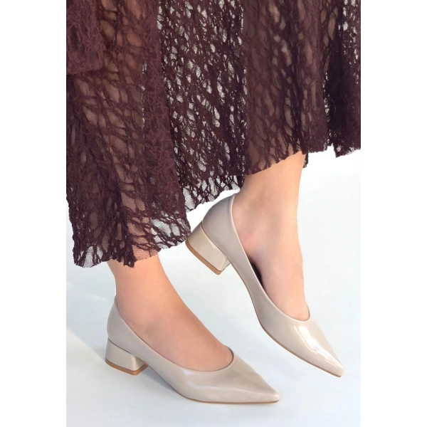 Ferla Bej Rugan Topuklu Ayakkabı