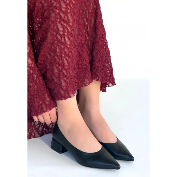 Ferla Siyah Cilt Topuklu Ayakkabı