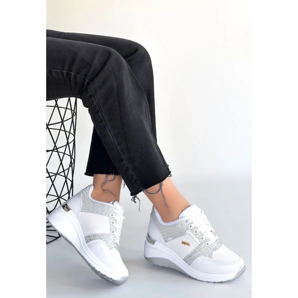Geja Beyaz Cilt Bağcıklı Spor Ayakkabı