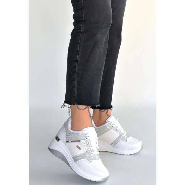 Geja Beyaz Cilt Bağcıklı Spor Ayakkabı