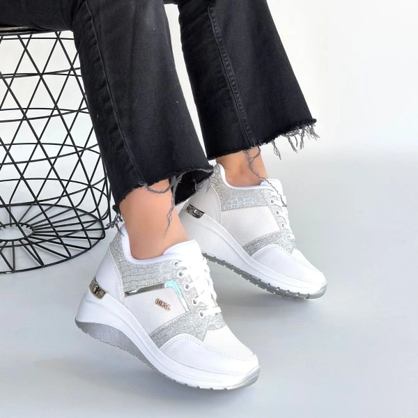 Geja Beyaz Cilt Bağcıklı Spor Ayakkabı