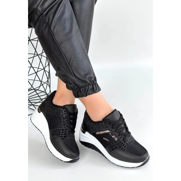 Geja Siyah Cilt Bağcıklı Beyaz Tabanlı Spor Ayakkabı