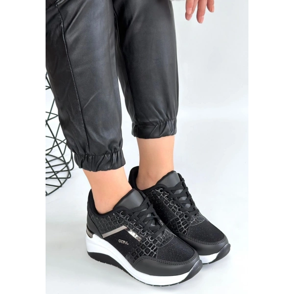 Geja Siyah Cilt Bağcıklı Beyaz Tabanlı Spor Ayakkabı