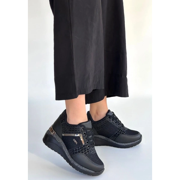 Geja Siyah Cilt Bağcıklı Spor Ayakkabı