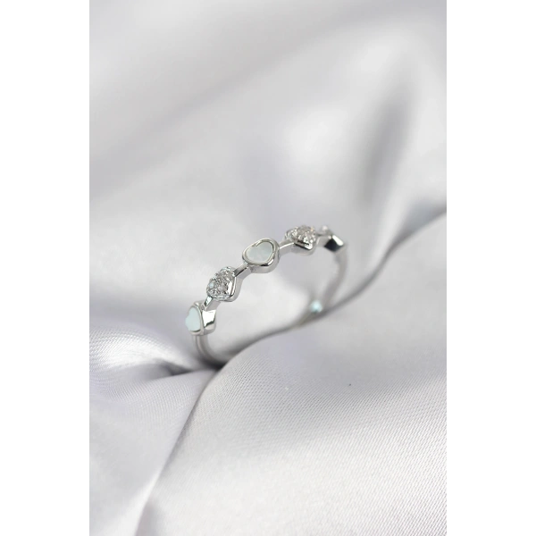 Gümüş Renk Minimal Kalp Model Zirkon Taşlı Pirinç Kadın Yüzük