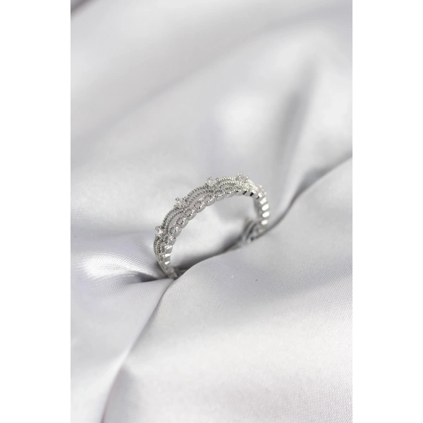 Gümüş Renk Motif Desenli Zirkon Taşlı Kadın Yüzük