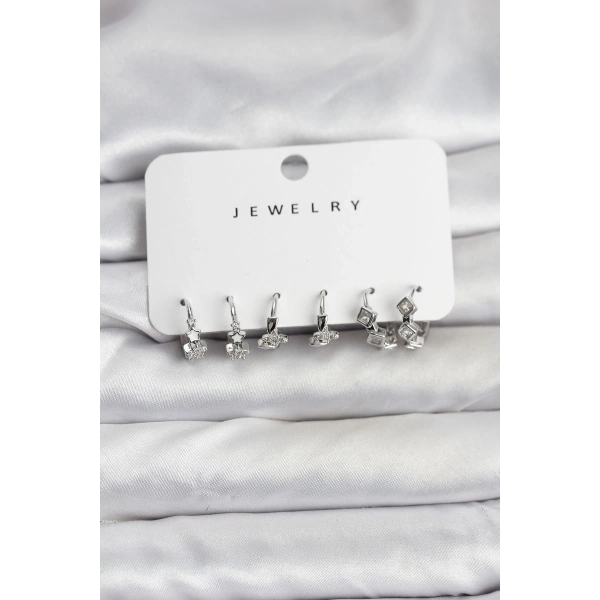 Gümüş Renk Pirinç Yıldız Modelli Kadın Küpe Seti