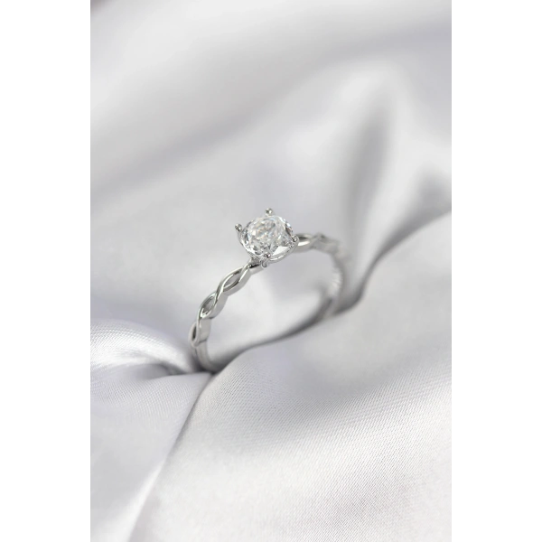 Gümüş Renk Sarmal Zincir Model Tek Taş Model Zirkon Taşlı Kadın Yüzük