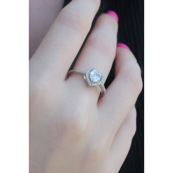 Gümüş Renk Zirkon Taşlı Kalp Model Charm Pirinç Kadın Yüzük