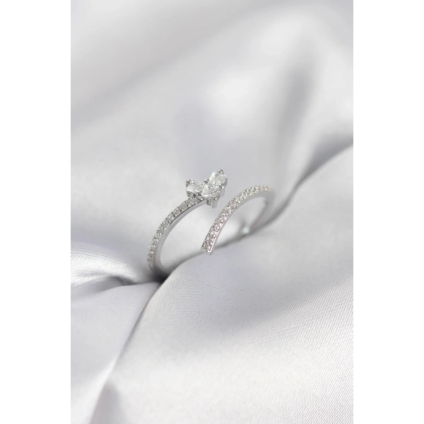 Gümüş Renk Zirkon Taşlı Kuyruklu Kalp Model Kadın Yüzük