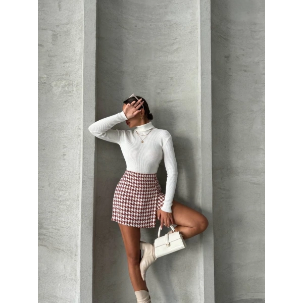 İki düğmeli kaz ayağı desen ch kumaş şort etek bordobeyaz h26414