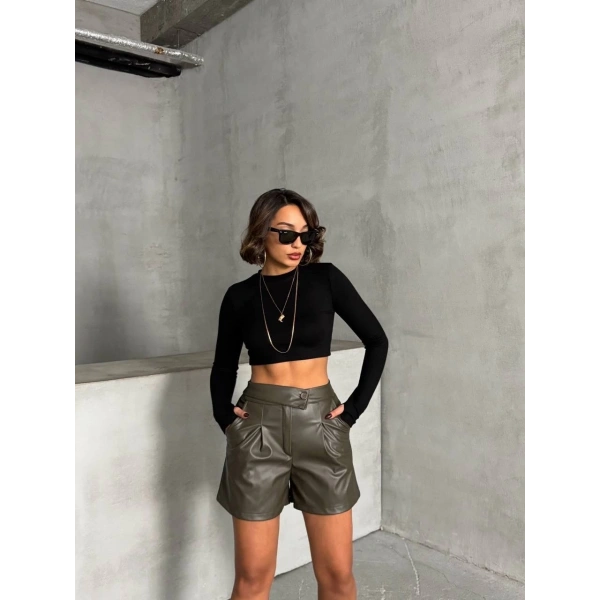 İki düğmeli pileli şort