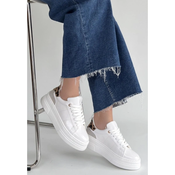 Jetan Beyaz Rugan Bağcıklı Spor Ayakkabı