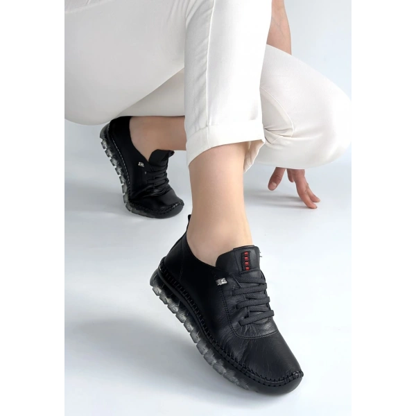 Jiten Siyah Deri Bağcıklı Spor Ayakkabı