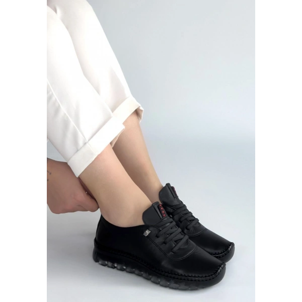 Jiten Siyah Deri Bağcıklı Spor Ayakkabı