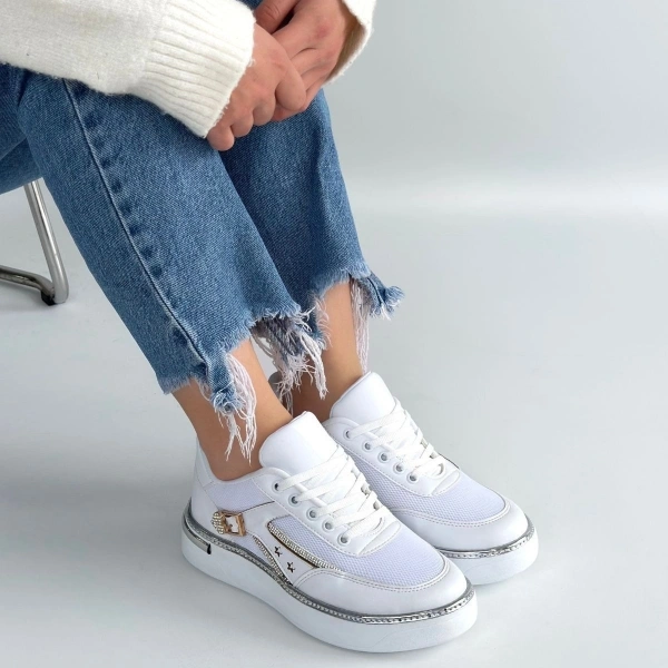 Junda Beyaz Cilt Bağcıklı Spor Ayakkabı