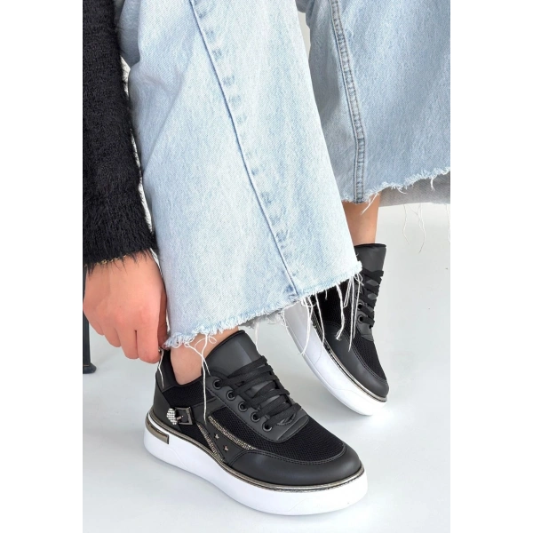 Junda Siyah Cilt Bağcıklı Spor Ayakkabı