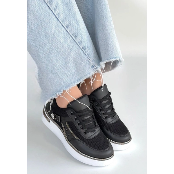 Junda Siyah Cilt Bağcıklı Spor Ayakkabı