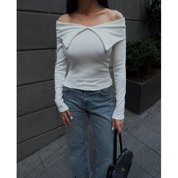 Kelebek yaka uzun kol bluz beyaz