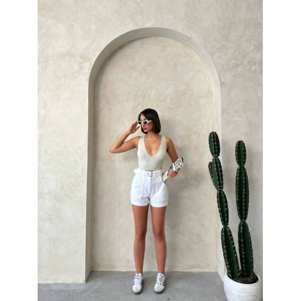 Kemer detaylı gabardin şort beyaz s25289