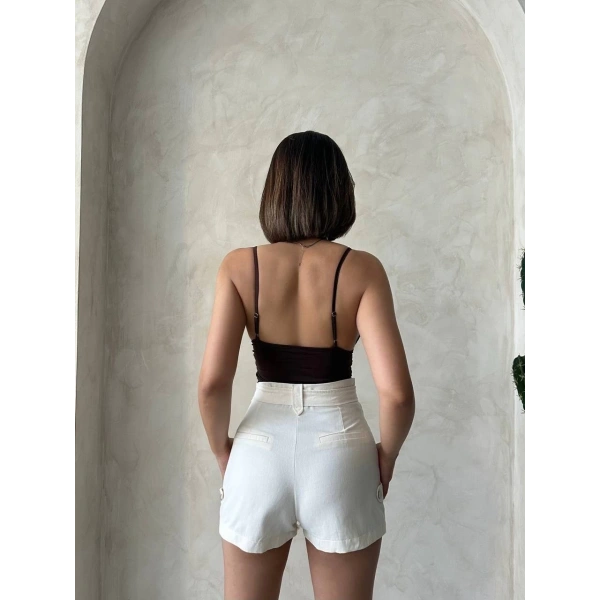 Kemer detaylı gabardin şort krem s25289