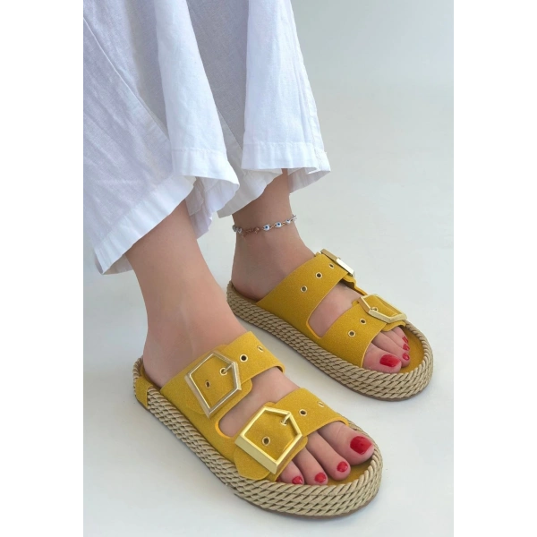 Loera Sarı Nubuk Çift Tokalı Terlik