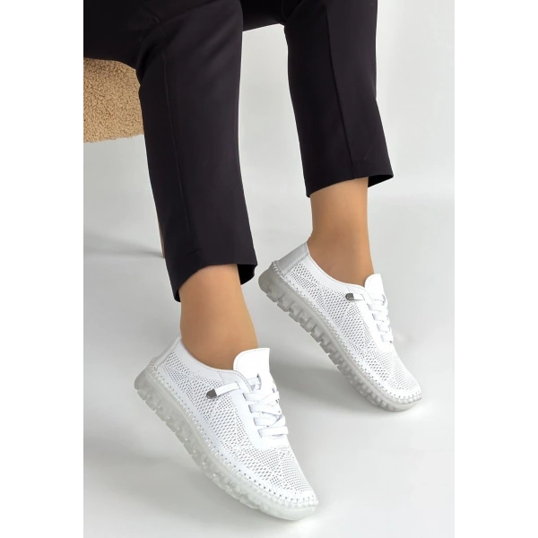 Merja Beyaz Deri Bağcıklı Spor Ayakkabı