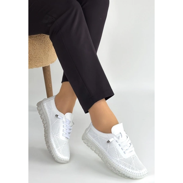 Merja Beyaz Deri Bağcıklı Spor Ayakkabı