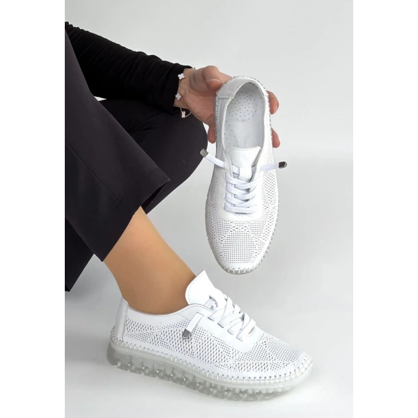 Merja Beyaz Deri Bağcıklı Spor Ayakkabı