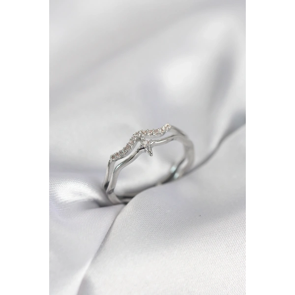 Minimal Yıldız Model Gümüş Renk Zirkon Taşlı Kadın Yüzük