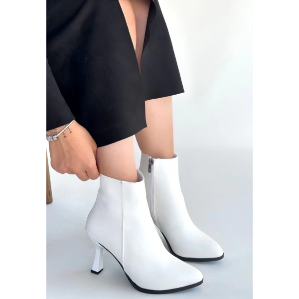 Mişha Beyaz Cilt Topuklu Bot