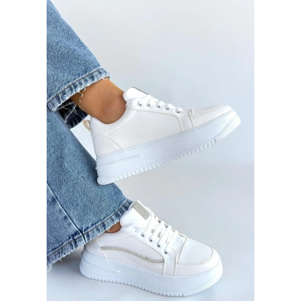 Natte Beyaz Cilt Bağcıklı Spor Ayakkabı