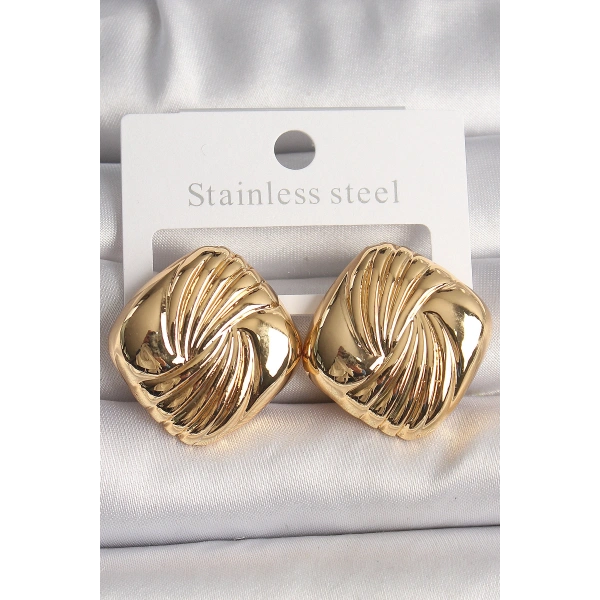 Pirinç Gold Renk İşlemeli Kare Model Kadın Küpe