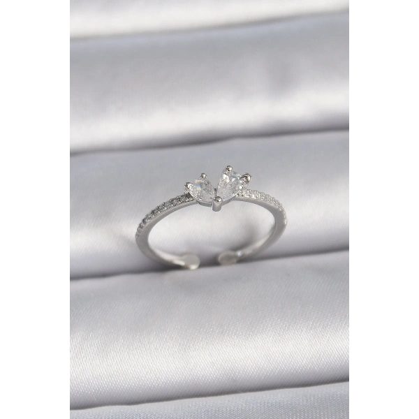 Pirinç Gümüş Renk Ayaralanabilir Zirkon Taşlı Kalp Model Kadın Yüzük